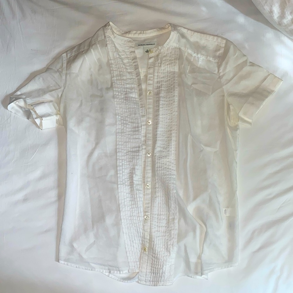Banana Republic White Button Down